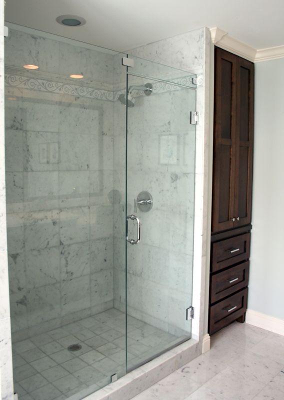 Minimalist Shower with Matte Finish